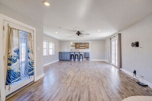 1037 Yucca Ave in Las Vegas, NV - Building Photo