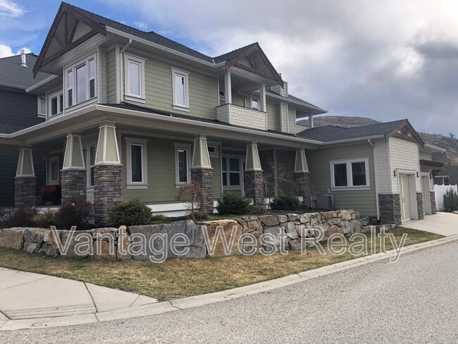 property at 5785 Mountainside Dr