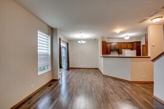 3904 Preston Dr in Yorkville, IL - Building Photo - Building Photo