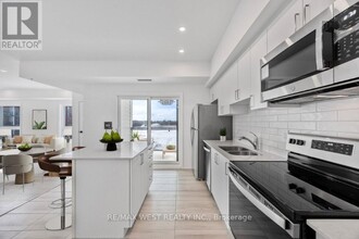 15-315 Kneeshaw Dr in Barrie, ON - Building Photo - Building Photo