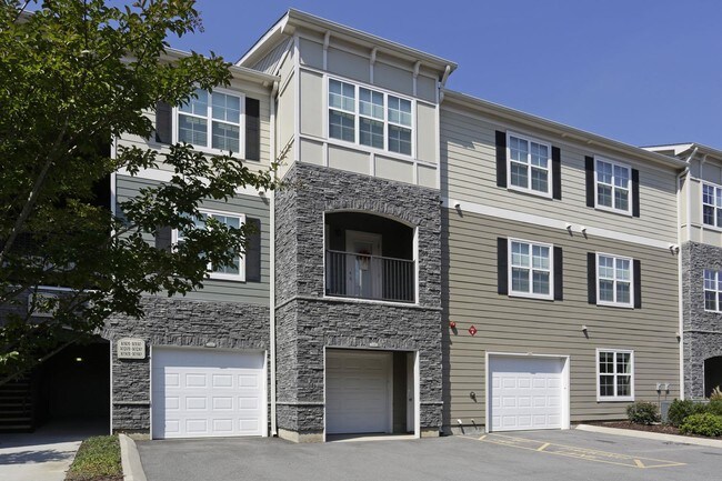 Amberleigh Bluff in Knoxville, TN - Building Photo - Building Photo