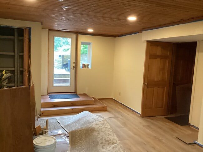 4 Old Bay Rd, Unit 4B