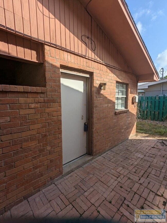 property at 222 E Hickman Ave