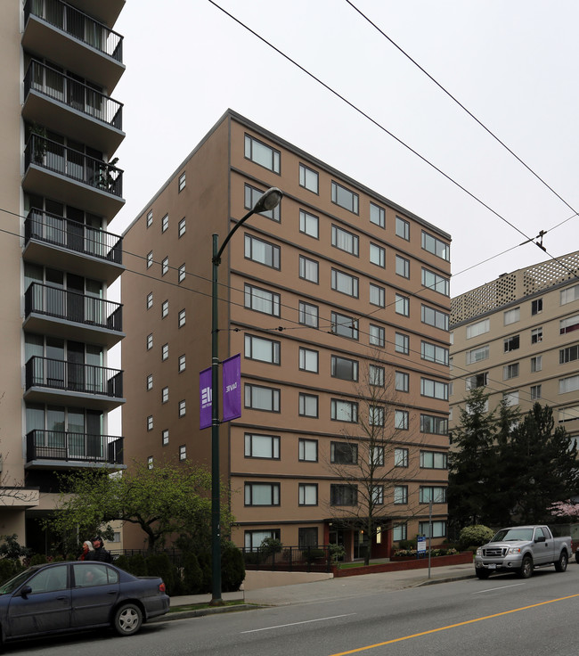 Minton Apartments in Vancouver, BC - Building Photo - Building Photo