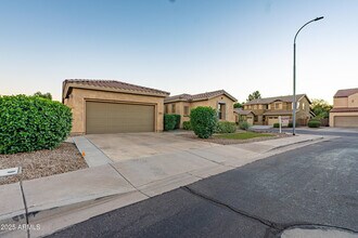 453 W Lantana Pl in Chandler, AZ - Building Photo - Building Photo