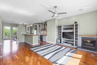 5310 Chouteaus Bluff Dr in St. Louis, MO - Foto de edificio - Building Photo
