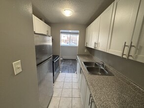 93 Westwood Dr in Kitchener, ON - Building Photo - Building Photo