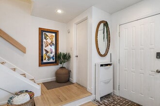 614 N Hough St in Barrington, IL - Building Photo - Building Photo