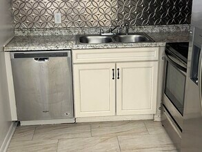 133 Sheffield F in West Palm Beach, FL - Building Photo - Building Photo