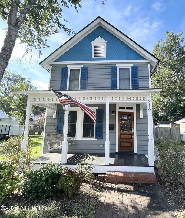 319 W Fearing St in Elizabeth City, NC - Building Photo