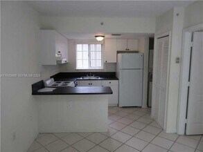 3090 Bird Ave in Miami, FL - Foto de edificio - Building Photo