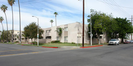 Kittridge Glen Apartments in Van Nuys, CA - Building Photo - Building Photo