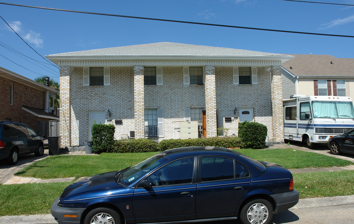 3729 Saratoga Dr in Metairie, LA - Building Photo