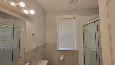 5807 N Artesian Ave, Unit 1 in Chicago, IL - Foto de edificio - Building Photo