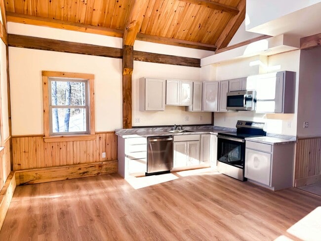 406 Meadow Cross Rd in Topsham, ME - Building Photo - Building Photo