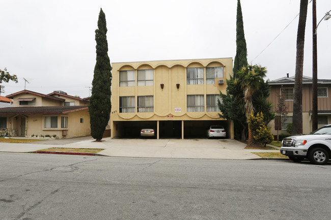 220 N Cedar St in Glendale, CA - Foto de edificio - Building Photo