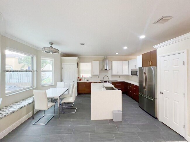 15868 NW 4th St in Deerfield Beach, FL - Building Photo - Building Photo