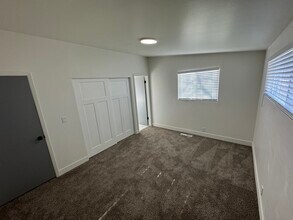 2171 W Kirkham Way in Salt Lake City, UT - Building Photo - Building Photo