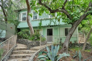 2134 N Beverly Glen Blvd in Los Angeles, CA - Building Photo