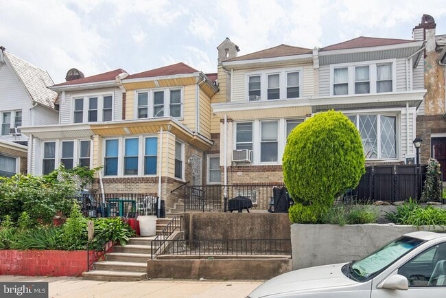 property at 2122 N Wanamaker St