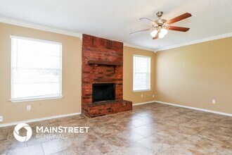 830 Frances Dr in Grand Prairie, TX - Foto de edificio - Building Photo