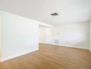 3648 Bedford St in New Port Richey, FL - Building Photo - Building Photo