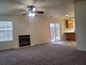 3637 W Babcock Ct in Visalia, CA - Building Photo - Building Photo