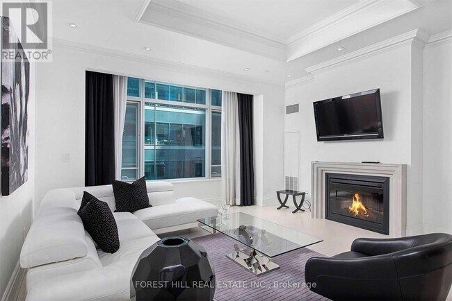 311-4311 Bay St. in Toronto, ON - Building Photo - Building Photo