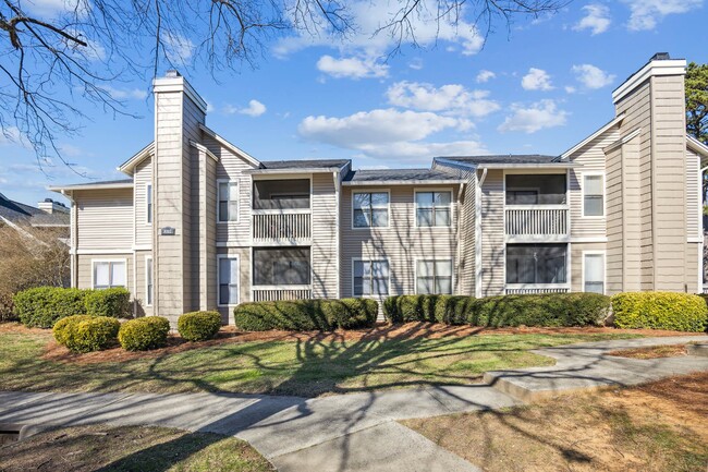 Harris Pond in Charlotte, NC - Foto de edificio - Building Photo