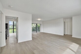 1040 Homewood Blvd in Delray Beach, FL - Building Photo - Building Photo