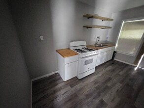 821 S Alameda St, Unit 2 in Corpus Christi, TX - Foto de edificio - Building Photo