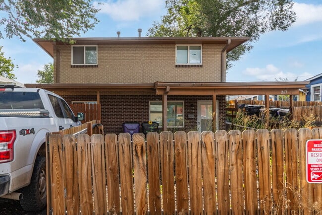 257 S Eliot St in Denver, CO - Building Photo - Building Photo