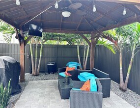 3021 SW 27th Ln in Miami, FL - Building Photo - Building Photo