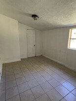 1720 Fairway St in Beaumont, TX - Building Photo