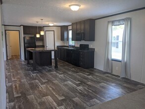 215 Borman Ave in Flushing, MI - Building Photo - Building Photo