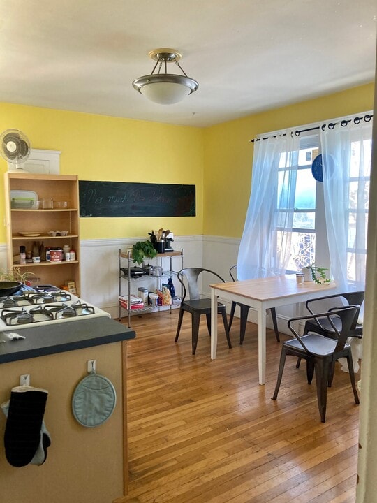 223 Highland Ave, Unit 1 in Somerville, MA - Building Photo