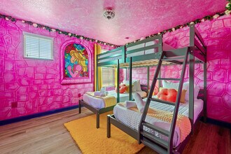 8964 Bismarck Palm Rd in Kissimmee, FL - Building Photo - Building Photo