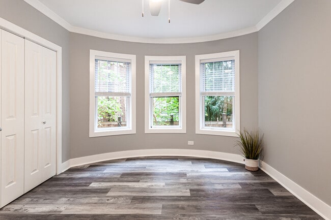 2127 W Giddings St, Unit 1 in Chicago, IL - Foto de edificio - Building Photo