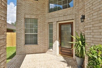 6523 Trenton Lake Ln in Houston, TX - Foto de edificio - Building Photo