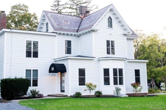 32 NY-343, Unit 3 in Millbrook, NY - Foto de edificio - Building Photo