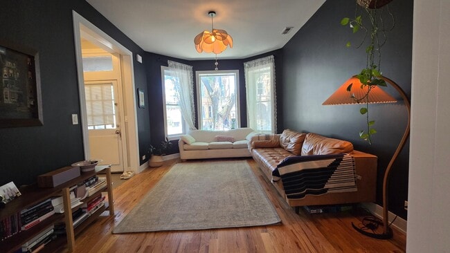 property at 2047 W Walton St