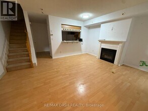 5 Everson Dr in Toronto, ON - Building Photo - Building Photo