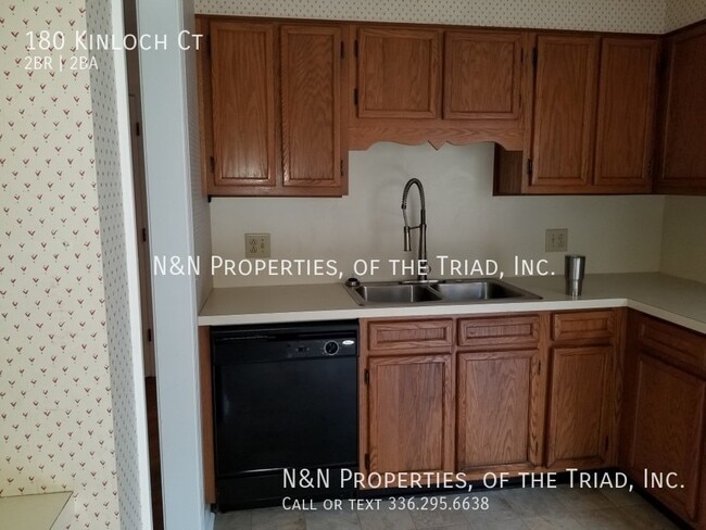 180 Kinloch Ct in Winston-Salem, NC - Building Photo - Building Photo