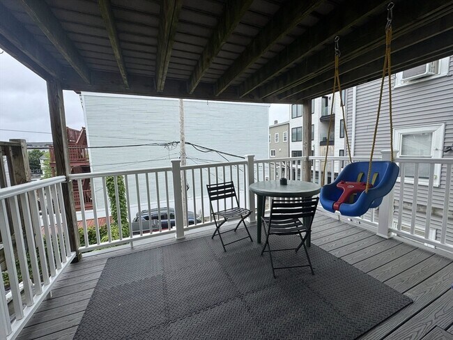 522 E 3rd St, Unit 2 in Boston, MA - Building Photo - Building Photo