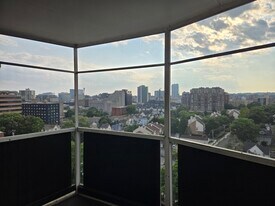 50 Glenbrook Rd, Unit 11F in Stamford, CT - Building Photo