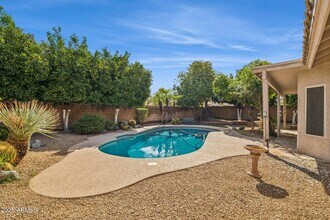 16421 N 49th St in Scottsdale, AZ - Foto de edificio - Building Photo