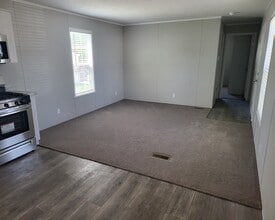 2323 Birch St in Liberty, MO - Building Photo - Building Photo