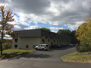 Carrington Heights Apartments in Syracuse, NY - Building Photo - Building Photo