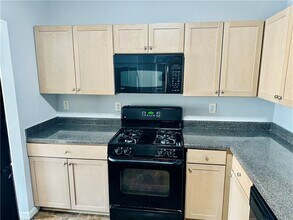 6078 Oak Bend Ct in Riverdale, GA - Building Photo - Building Photo