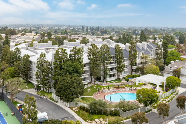 Villa Marina East IV in Marina Del Rey, CA - Building Photo - Primary Photo